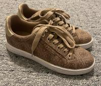 Guess Schuhe Bayern - Regensburg Vorschau