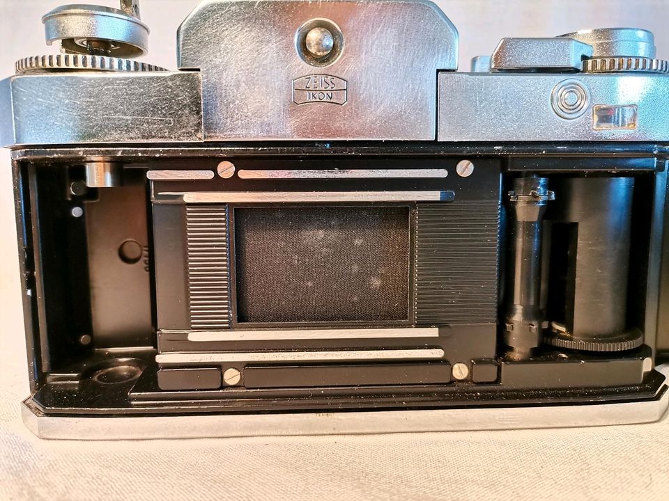 Vintage Icarex 35TM mit Zeiss Objektiv Tessar analoge Spie in Lindau