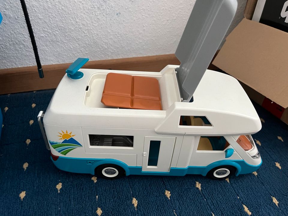 PLAYMOBIL® Family Fun - Familien Wohnmobil 70088 in Laichingen