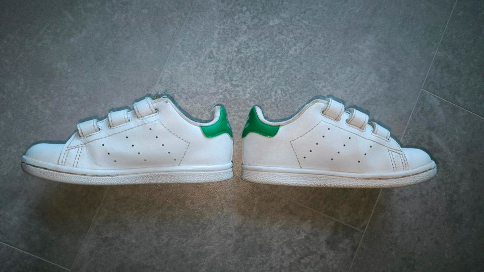 Turnschuhe Sneaker Gr. 24 Adidas weiß grün in Halle (Westfalen)