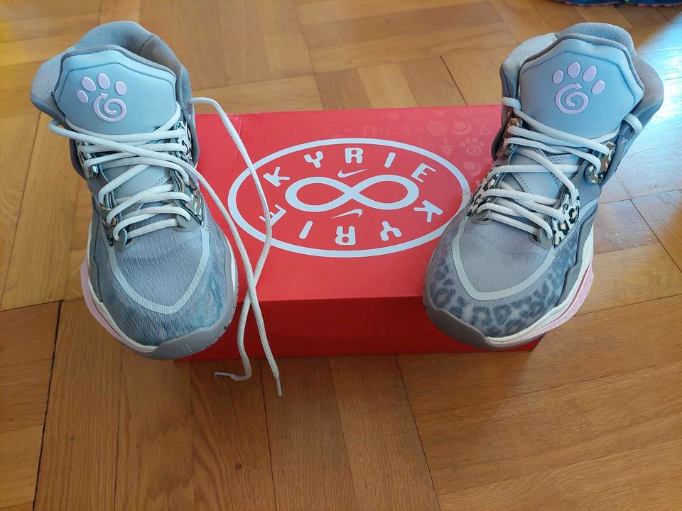 Nike Kyrie Infinity Individual Gr. 44,5 Schuhe Sneaker Basketball in Neckarsulm