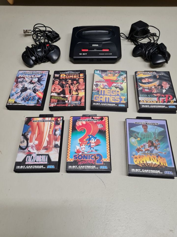 Sega Mega Drive II  mit 7 Spielen in Erftstadt