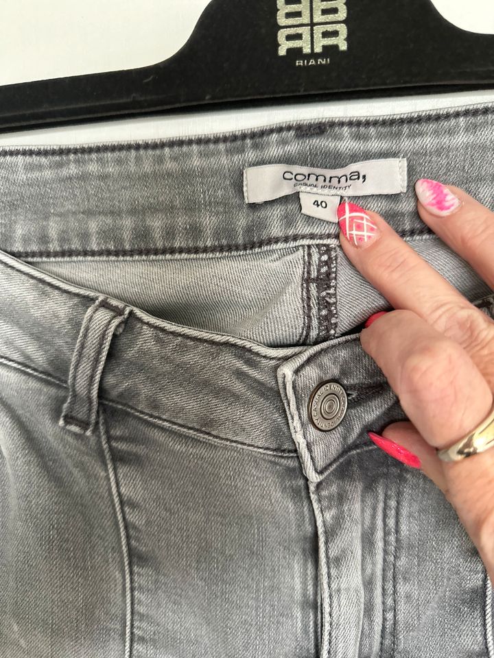 Jeans Hose von COMMA CI in Größe 40, Hellgrau zu verkaufen!! in Bad Iburg