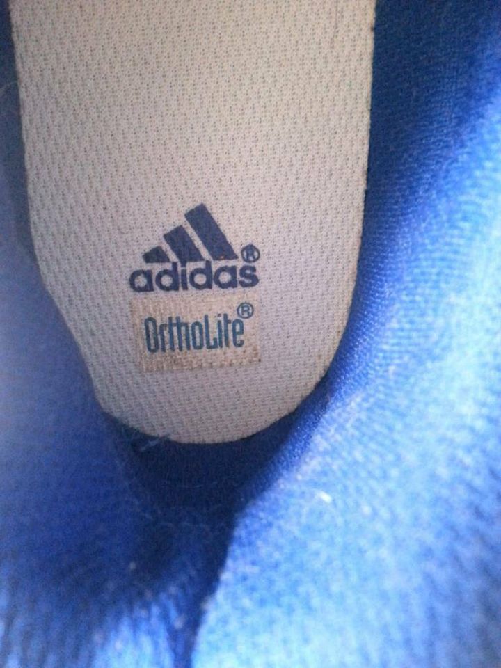 Neuwertige Adidas Ortholite Sport Schuhe Lauf / Turnschuhe weiß in Odenthal