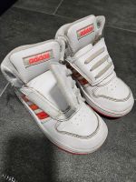 Adidas Sneaker leicht gefüttert halbhoch Hightop Gr.27 Berlin - Reinickendorf Vorschau