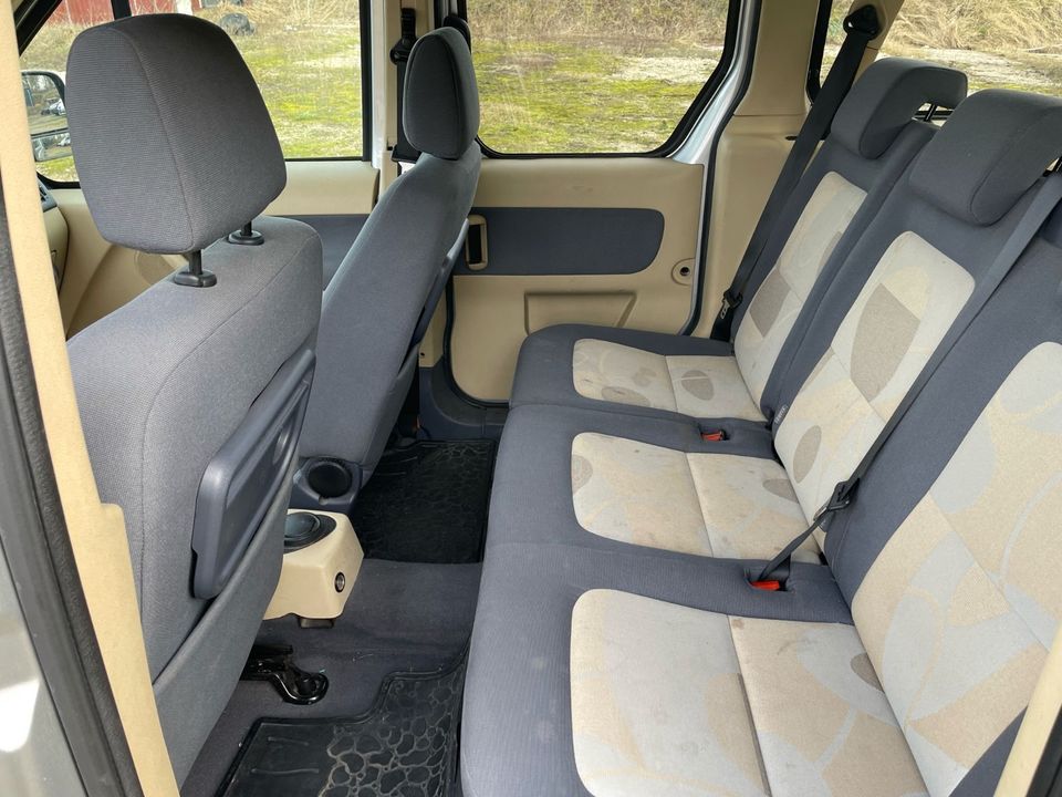 Ford Transit Tourneo Connect 1,8 Diesel in Veitsbronn