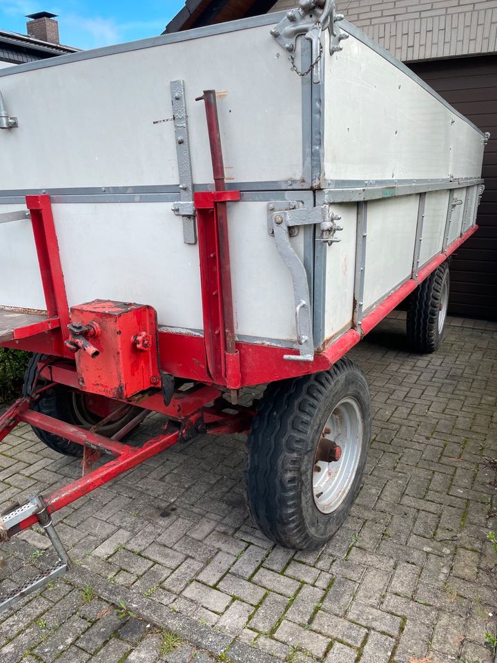 Dreiseitenkipper Kipper 7,4t Traktor Anhänger Trecker Schlepper in Borgentreich