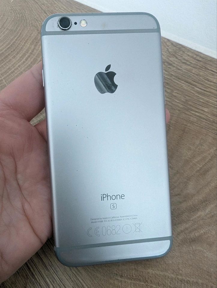 iPhone 6s silber in Weilerbach