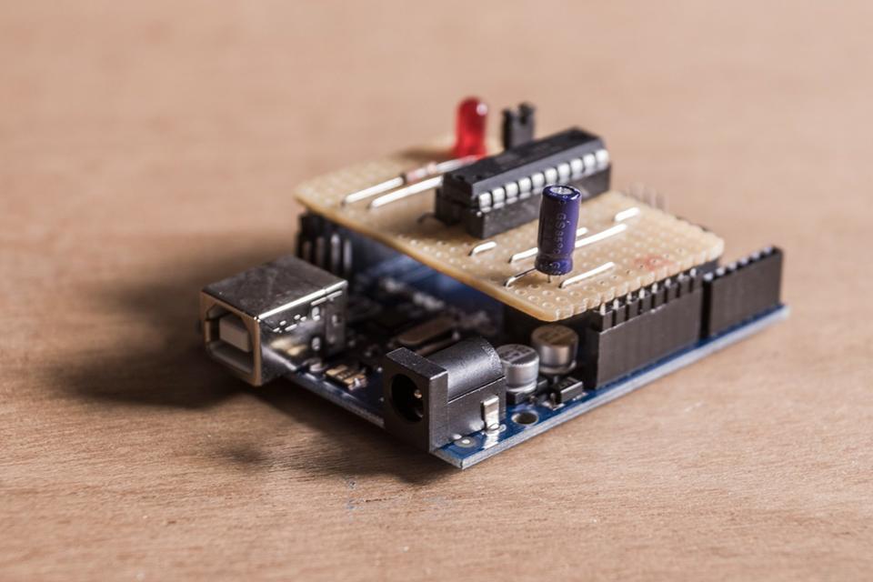Arduino Attiny 2313/4313  Mikrocontroller 20 Pin Programmiergerät in Hamburg