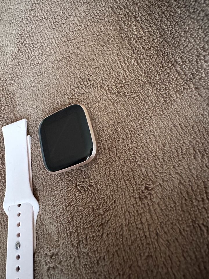 Fitbit Versa 2 Rosa in Nieheim