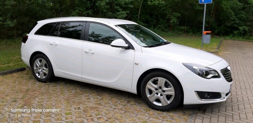 Auto  opel insignia in Bernau