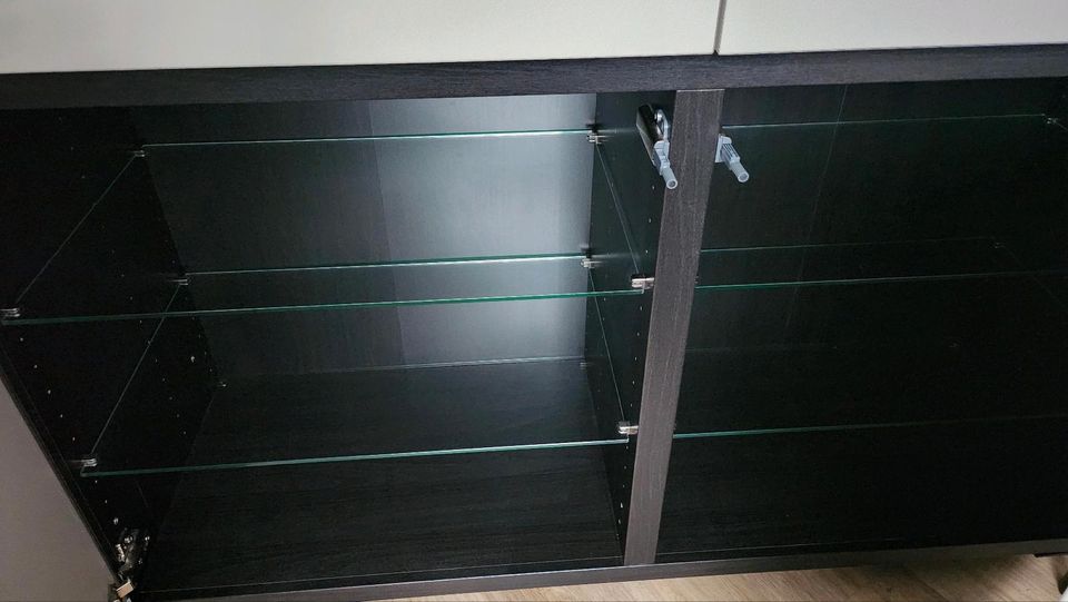 Super Zustand! Großer Schrank Besta Ikea in Osterholz-Scharmbeck