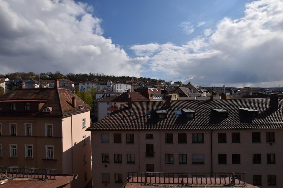 +++ Altbaurefugium mit Ausbaupotenzial im ausbaubarem Dachgeschoss+++ in Stuttgart