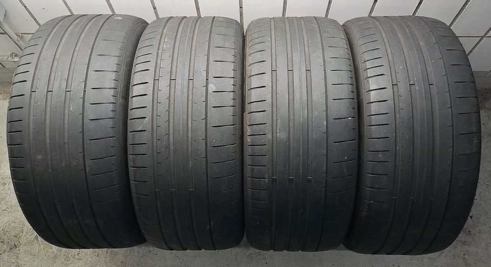 4x 245/40 ZR18 97Y Pirelli Sommerreifen in Böblingen