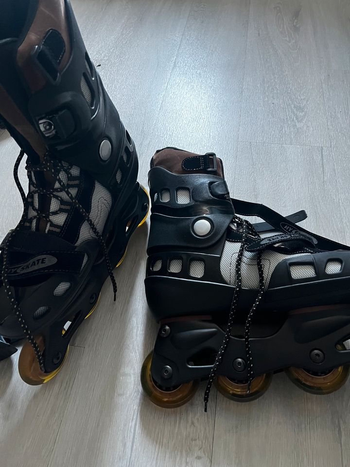 Inliner Inlineskates Gr 44 Herren in Husum