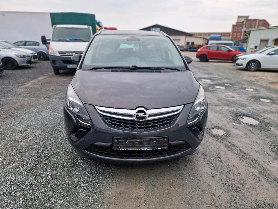 Opel Zafira C 2.0 CDTI KLIMAAUT. / NAVI / SITZHZG. TEXT LESEN ! ! in Münchenbernsdorf