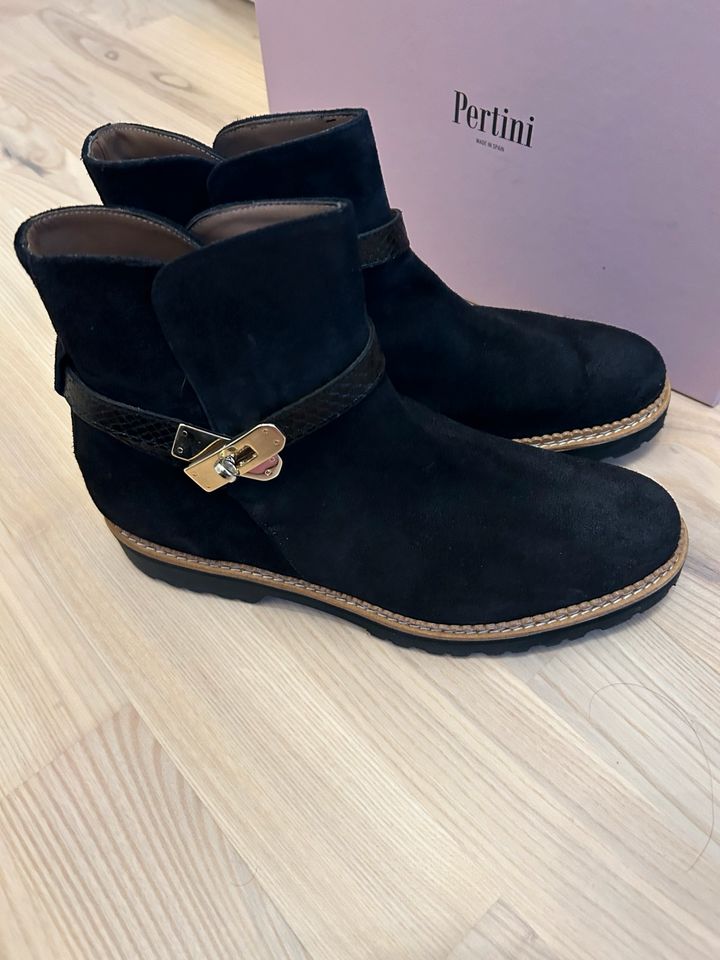 Pertini Boots Gr. 40 schwarz NP: 230,-€ 2 x getragen in Inden