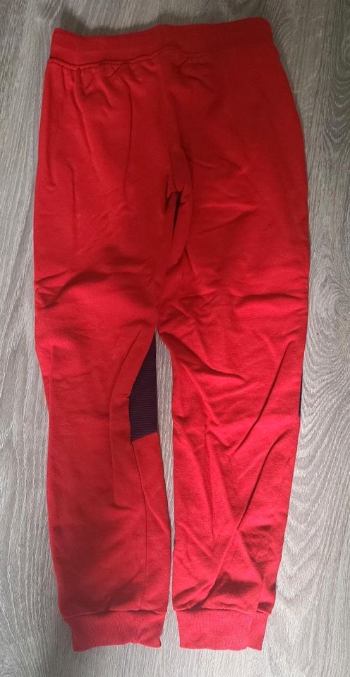 Verkaufe Jogginghose Lidl 134/140 rot blau ungetragen in Bremen