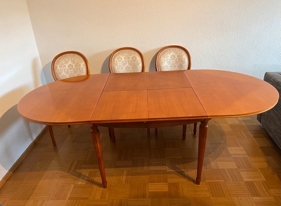 Esstisch mit 6 Stühlen in Neu Ulm