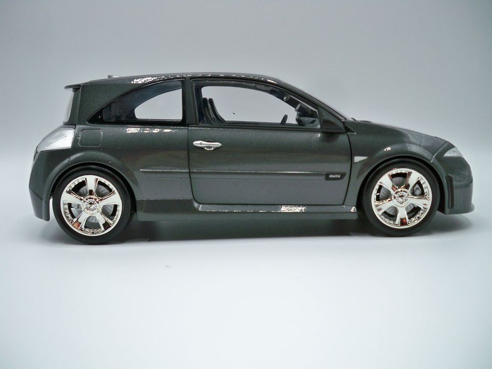 RENAULT MEGANE VAMPIRE - NOREV - 1:18 - MODELLAUTO - NEU - TUNING in Freilassing