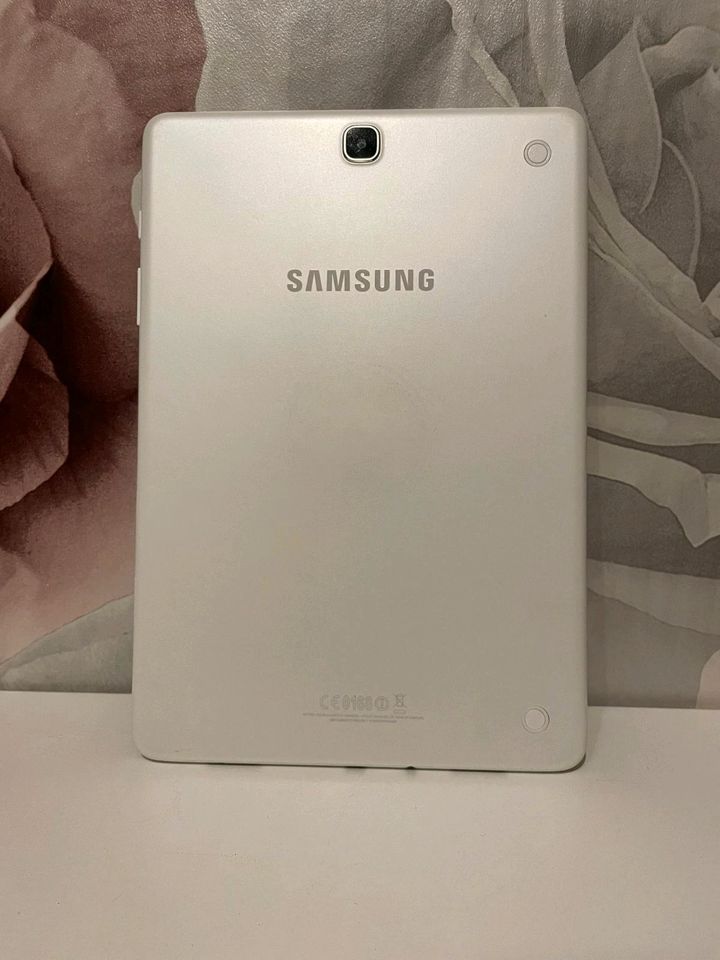 Samsung tab a Sm-t555 16Gb in Hamburg