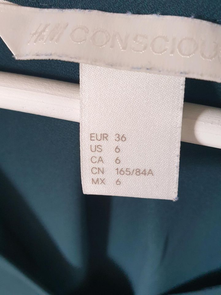 Bluse ärmellos dunkelgrün Gr. 36 H&M top in Mittelbiberach