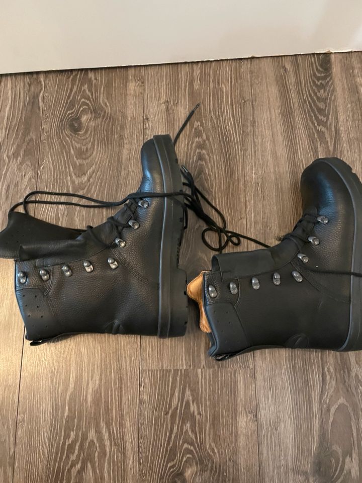 Gore-Tex Leder Schuhe Gr.47 Stiefel Bundeswehrstiefel in Leipzig