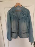 Coole Jeansjacke Gr. 40 Niedersachsen - Delmenhorst Vorschau