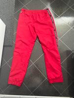 Lacoste Jogginghose in Rot und in der Größe M Nordrhein-Westfalen - Ratingen Vorschau