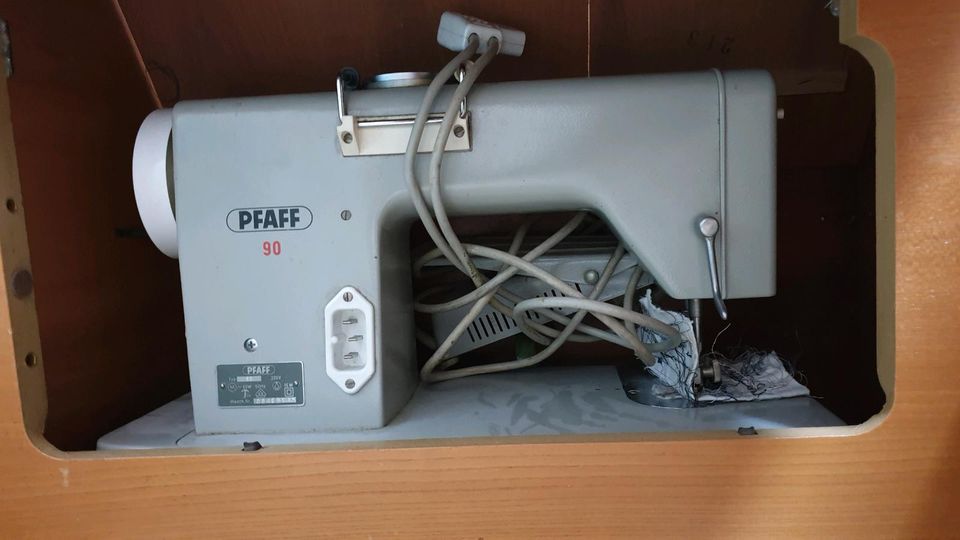 Nähmaschine Pfaff 90 in Coburg