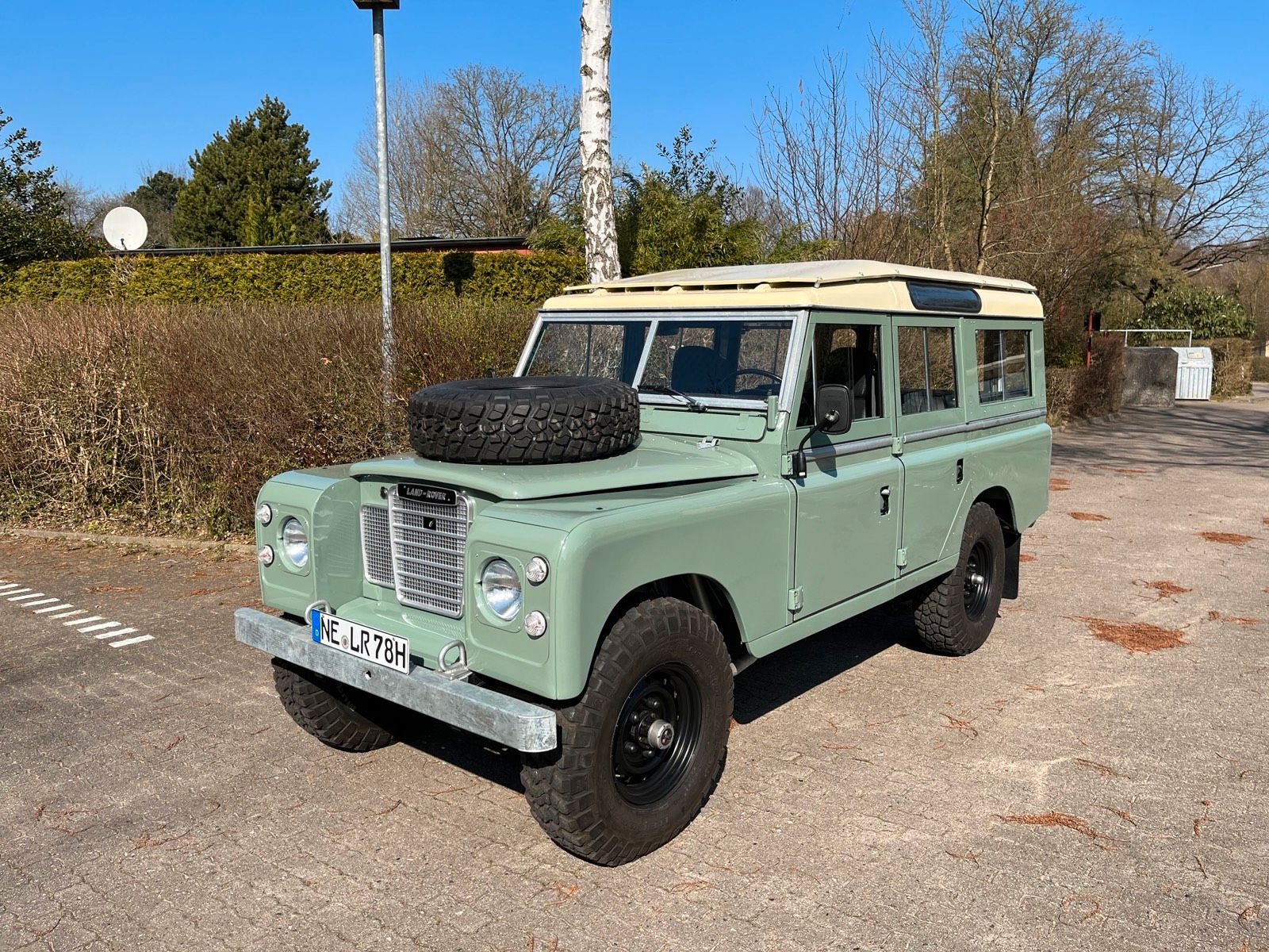 Abbildung des Autos Land Rover Serie 3, 109 …