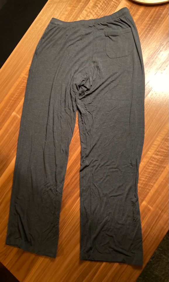 Hose, dünn, Jogging, Pyjama, ohne Etikett, schwarz/grau, L/XL,top in Markt Schwaben