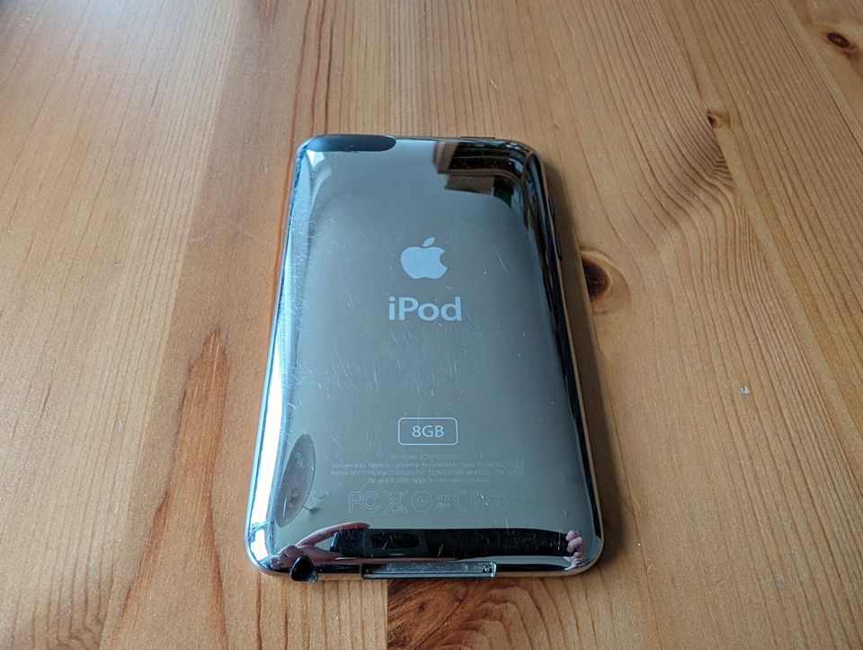 Apple iPod Touch 2. Genation 8 GB Modell MB528FD inkl. OVP Kabel in Kiel
