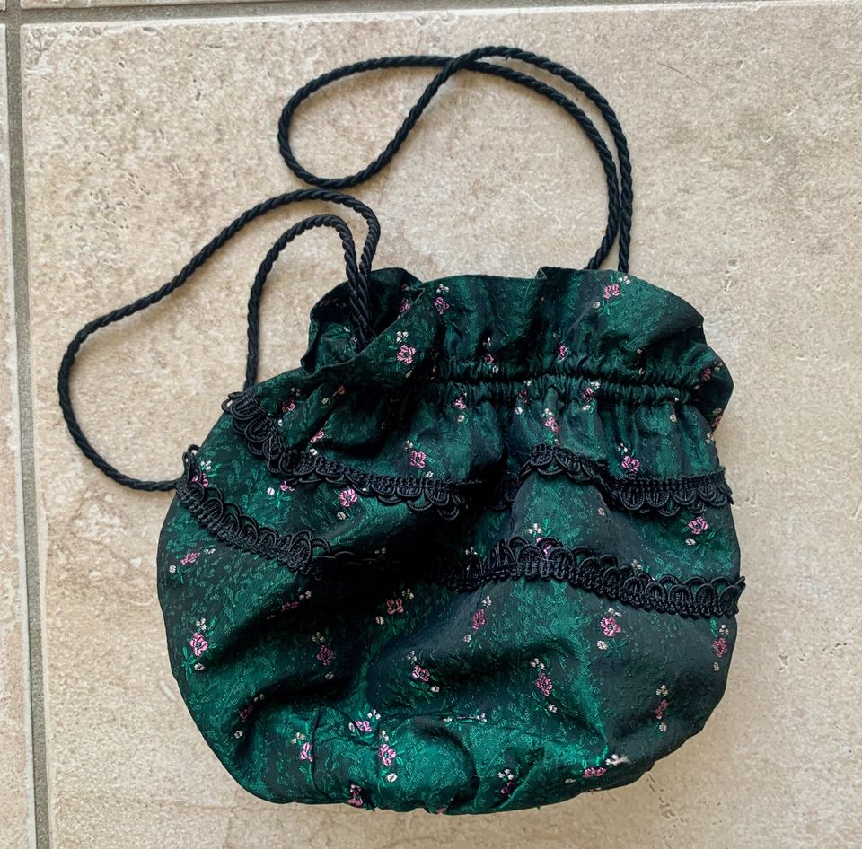 Einzigartige Tasche Täschchen Damen grün in Bad Füssing