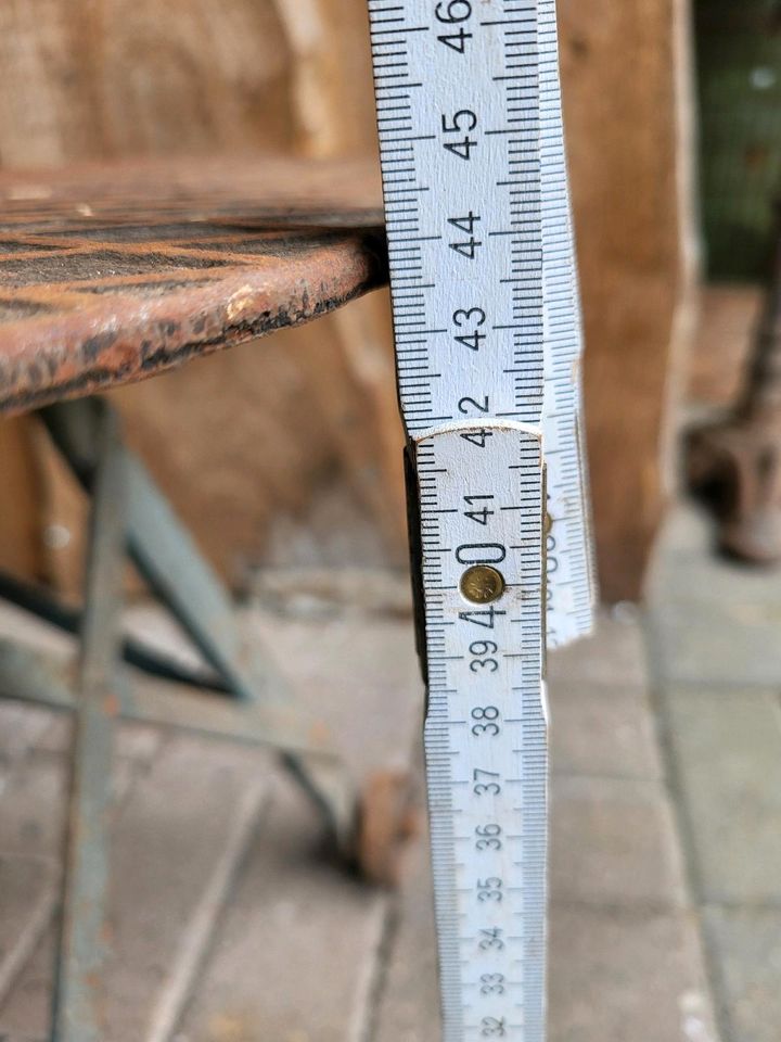 Tisch Eisentisch Werkstatt Garten in Schneverdingen