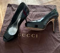Gucci Peeptoes Schwarz Gr 34 Lackleder Stuttgart - Zuffenhausen Vorschau