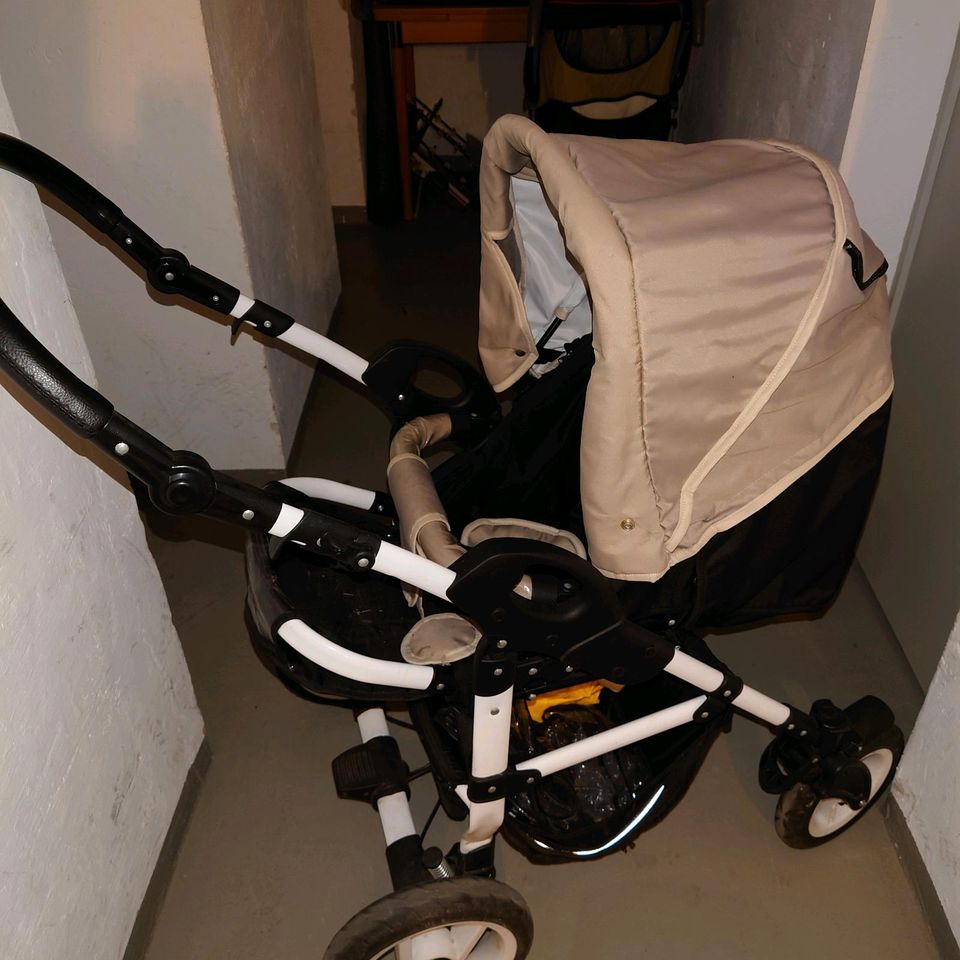 Kinderwagen in Wiehl