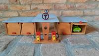 Alte HEKO Tankstelle,  DDR,  Holzspielzeug,  Autogarage Brandenburg - Ludwigsfelde Vorschau