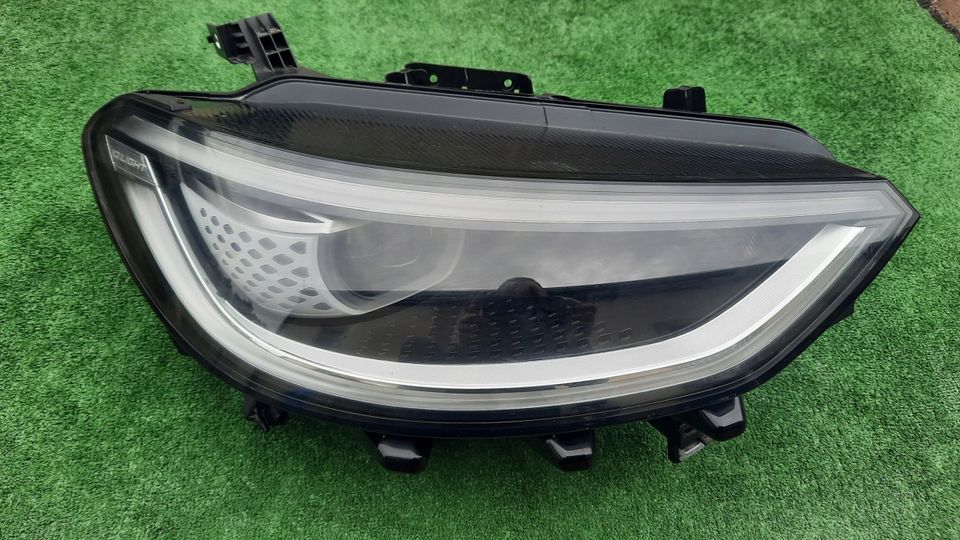 SCHEINWERFER VW ID3 FULL LED 10B.941.036.B RECHTS TOP ZUSTAND in Neu-Isenburg