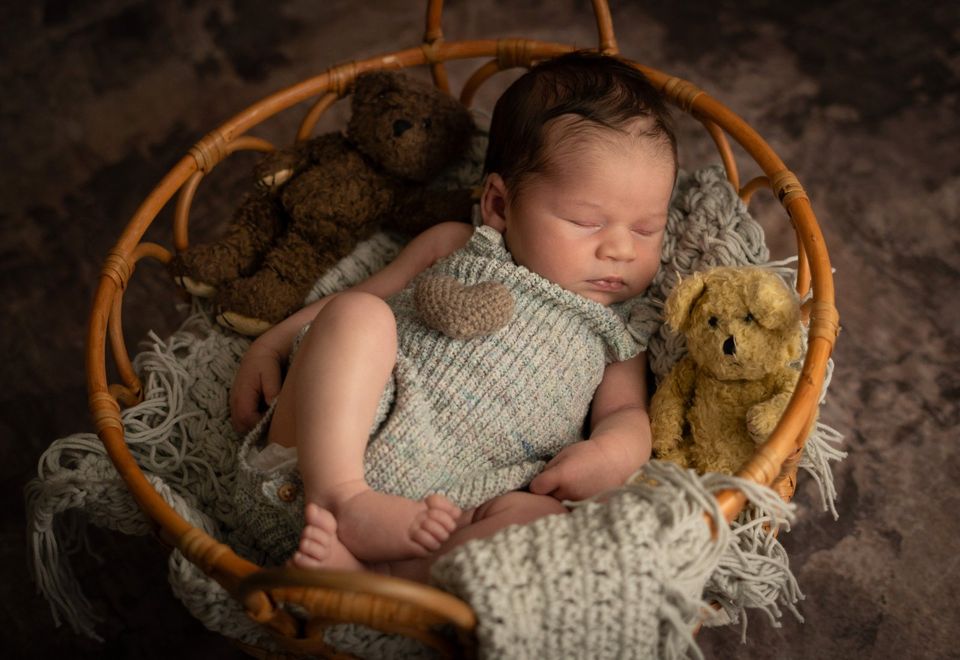 Fotoshooting Geschwister  Fotos Babyfotos Newborn Fotograf Kinder in Mittelangeln