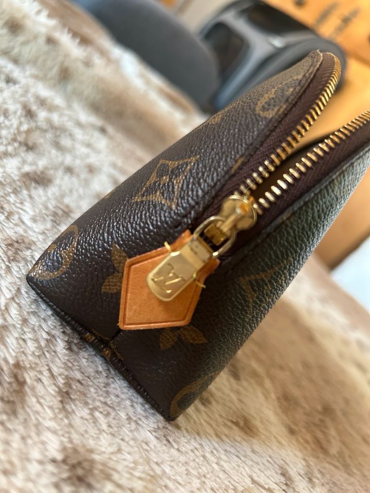 Louis Vuitton Cosmetic Pouch pm in Trostberg