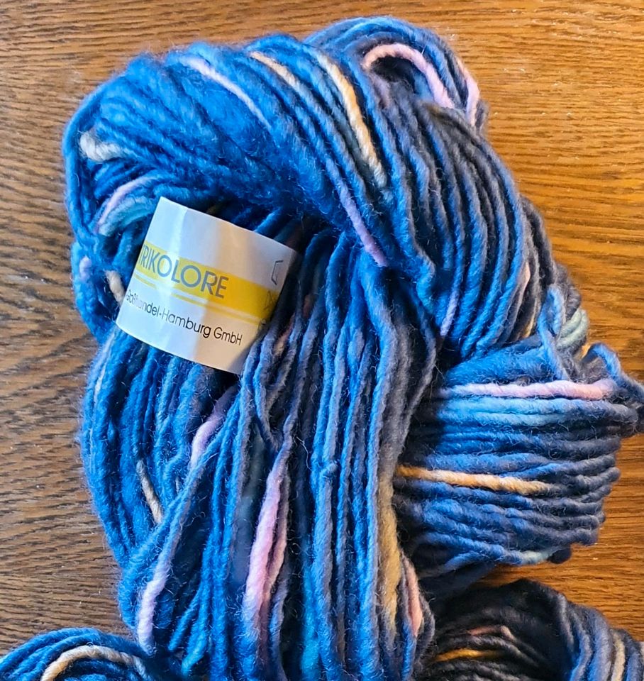 2 Strang GGH Trikolore blau-bunt Wolle Rarität! Wave wool WAK in Bayern -  Hof | Basteln, Handarbeiten und Kunsthandwerk | eBay Kleinanzeigen ist  jetzt Kleinanzeigen