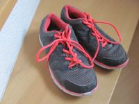 Sportschuhe Hallenschuhe Gr. 38 Sachsen - Limbach-Oberfrohna Vorschau