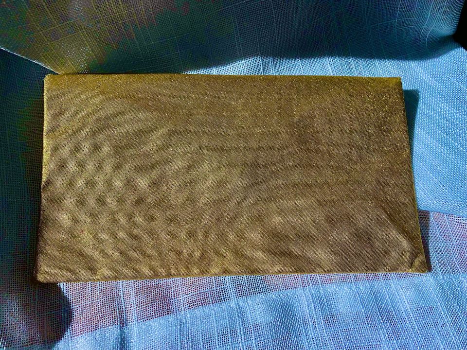 Kleine Clutch Gold Kuvert Form Briefkuvert in Gmund