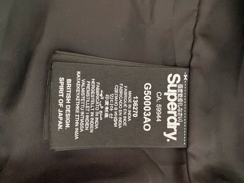 Schöne Lederjacke / Superdry in Solingen