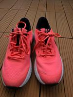 Schöne Nike Sportschuhe in Größe 38.5 Baden-Württemberg - Sindelfingen Vorschau