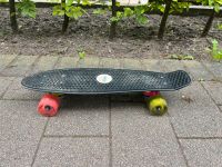 Kleines Skateboard mit blinkenden reifen Wandsbek - Hamburg Rahlstedt Vorschau