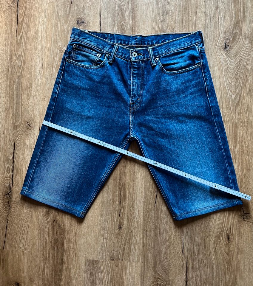 Levi’s Jeans 508  / Herren Jeans Shorts / blaue kurze Hose / XL in Eschweiler