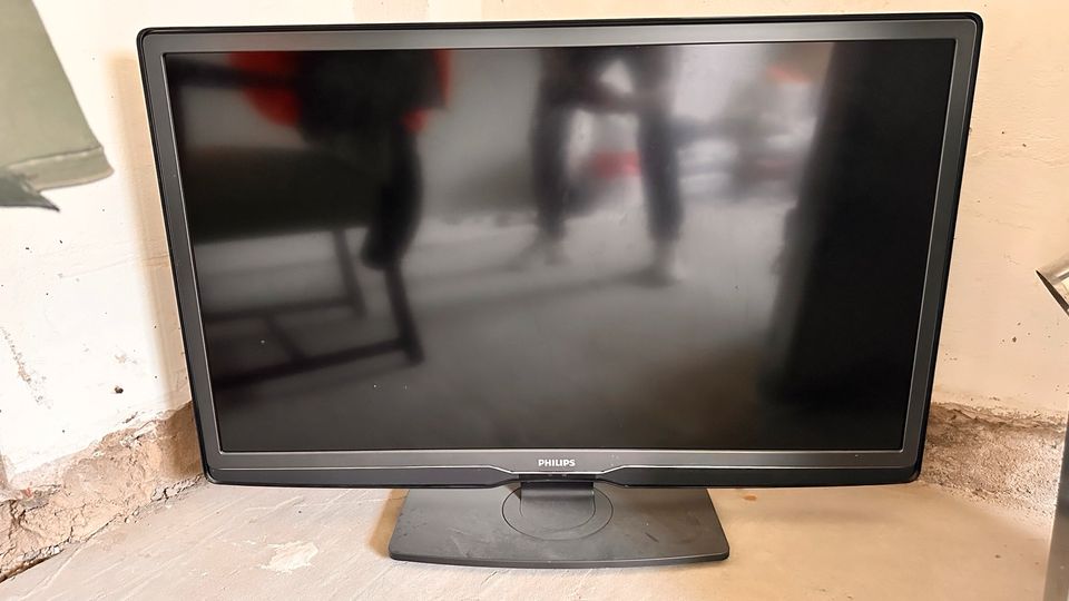 Philips Ambilight LCD Fernseher 47‘‘ echte 200 Hz in Lemgo