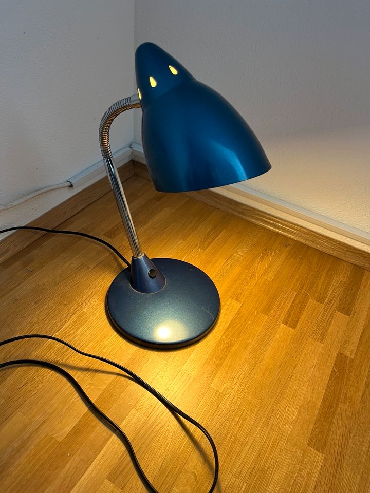 Schreibtisch Lampe E27 inkl. 3W Birne in München
